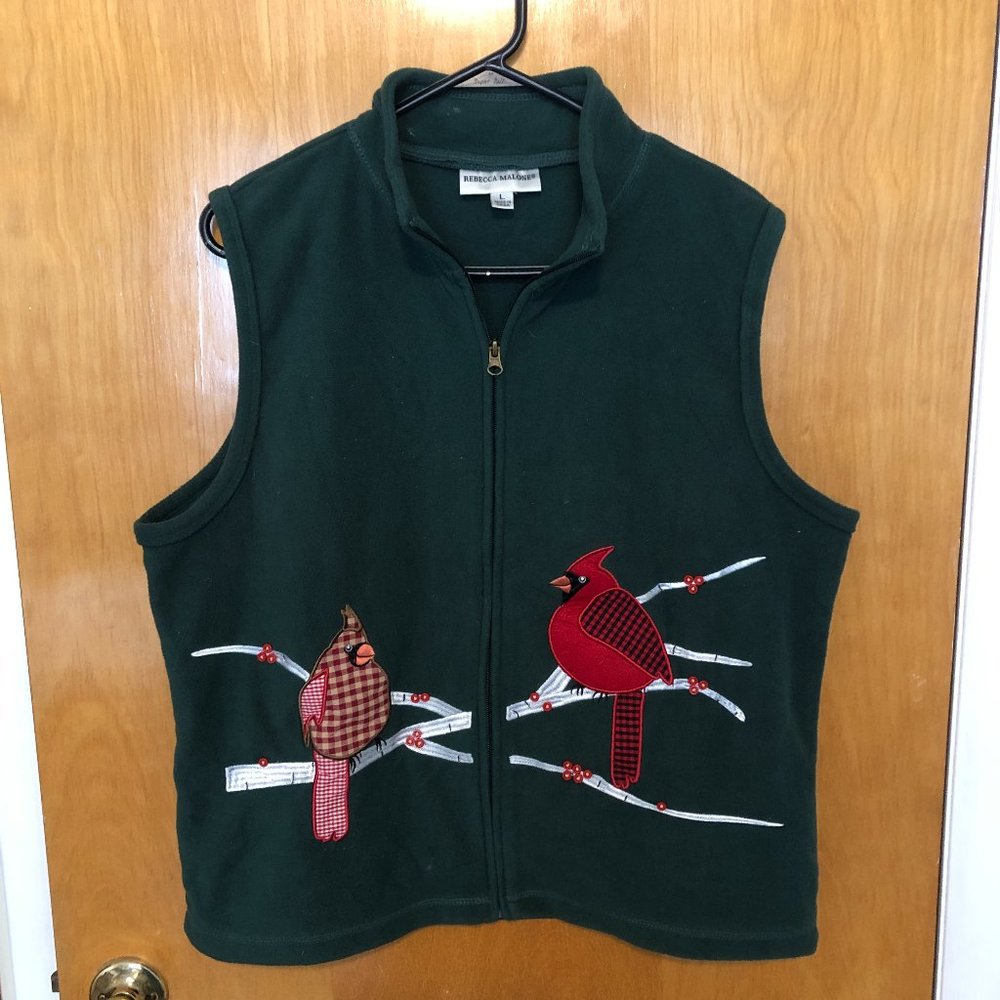 Rebecca Malone Women's Sz L Green Winter Cardinals on Birch Branches Fleece Vest